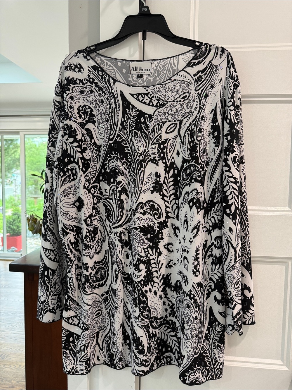 All Hours Black & White Print Silver Iridescent sequins Pullover Top L